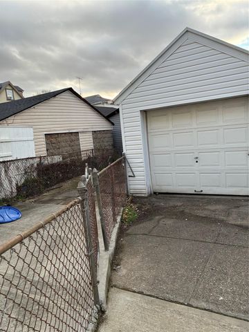 8918 182nd Place, Hollis, NY 11423