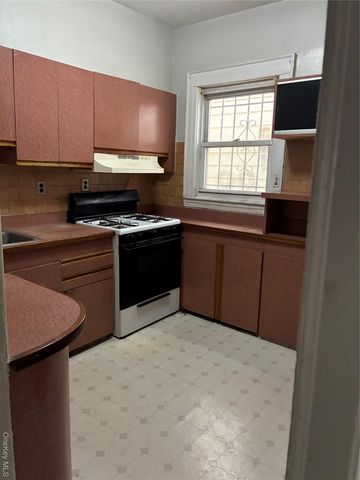 8918 182nd Place, Hollis, NY 11423