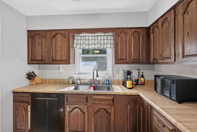 3900 E GRAYBILL RD, Sturgeon, MO 65284