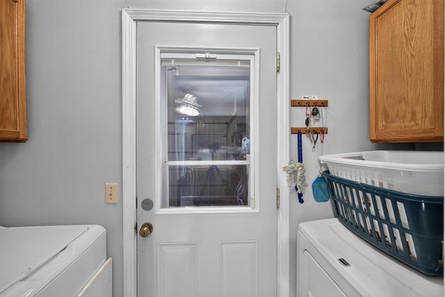 3900 E GRAYBILL RD, Sturgeon, MO 65284