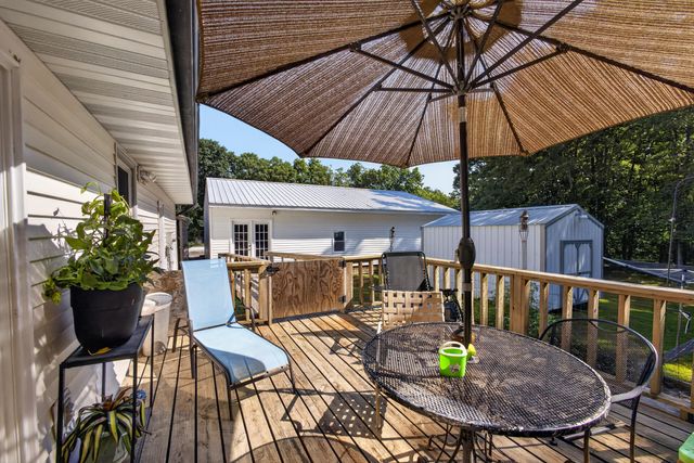 3900 E GRAYBILL RD, Sturgeon, MO 65284