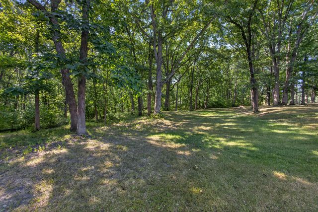 3900 E GRAYBILL RD, Sturgeon, MO 65284