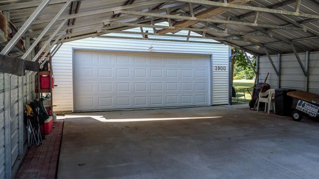 3900 E GRAYBILL RD, Sturgeon, MO 65284