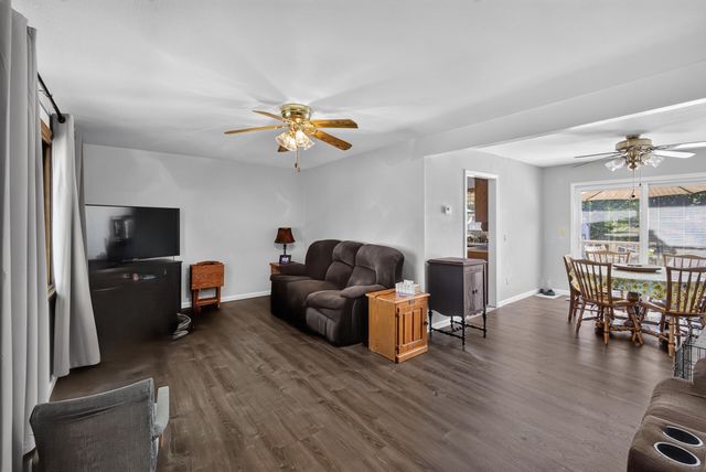 3900 E GRAYBILL RD, Sturgeon, MO 65284