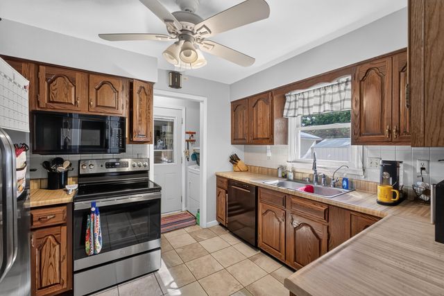 3900 E GRAYBILL RD, Sturgeon, MO 65284