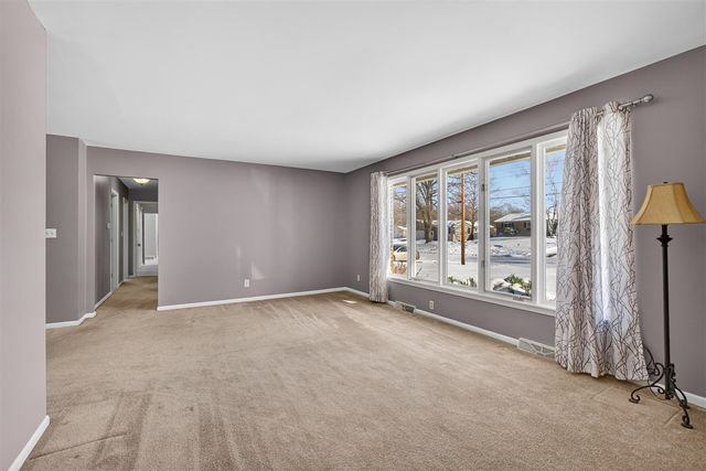 1956 Trinity Lane, Jackson, MI 49201