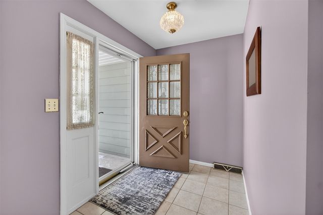 1956 Trinity Lane, Jackson, MI 49201