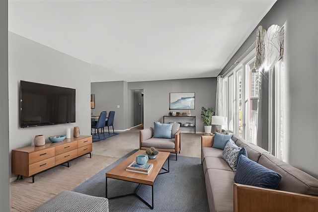 1956 Trinity Lane, Jackson, MI 49201