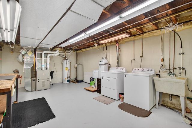 1956 Trinity Lane, Jackson, MI 49201