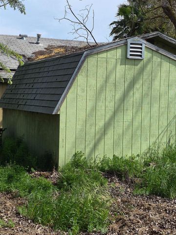 2085 Cabot Ave, Merced, CA 95348