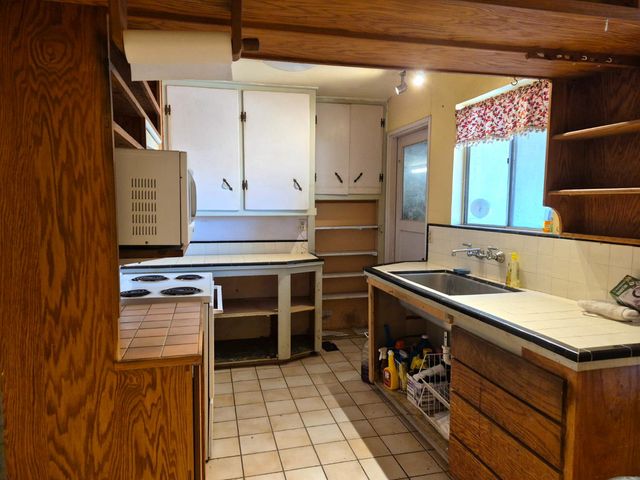 2085 Cabot Ave, Merced, CA 95348