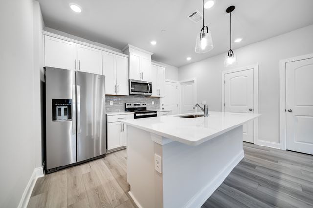 204 Douglas Bend Rd Unit 404, Gallatin, TN 37066