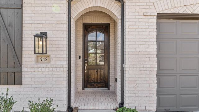 945 Terlingua Creek Drive, Conroe, TX 77304