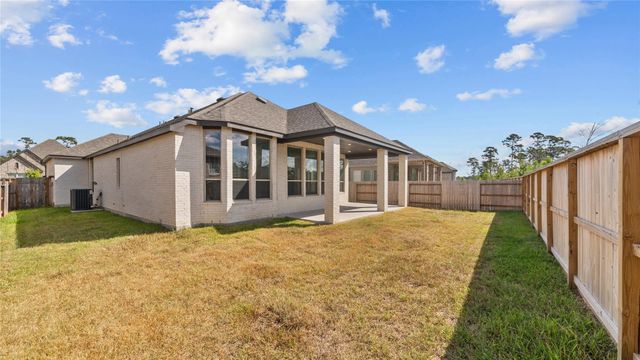 945 Terlingua Creek Drive, Conroe, TX 77304