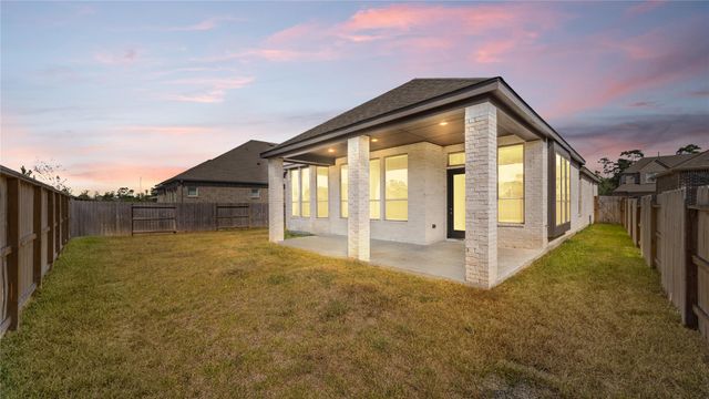945 Terlingua Creek Drive, Conroe, TX 77304