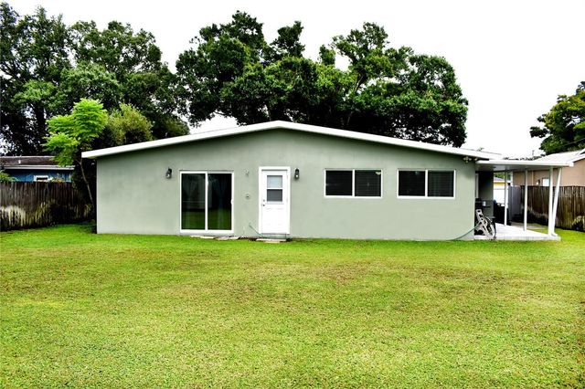 110 ROYAL PALMS, Largo, FL 33771