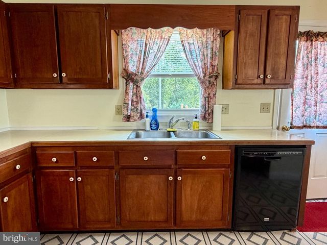 3150 APPLE PIE RIDGE RD, Winchester, VA 22603