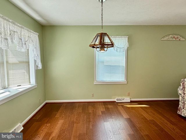 3150 APPLE PIE RIDGE RD, Winchester, VA 22603