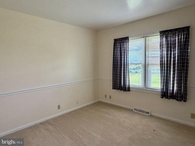 3150 APPLE PIE RIDGE RD, Winchester, VA 22603