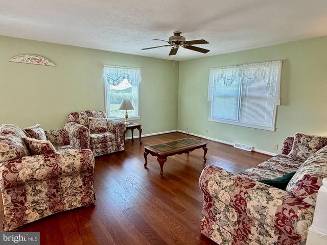 3150 APPLE PIE RIDGE RD, Winchester, VA 22603