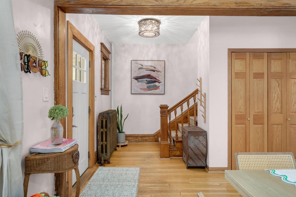 823 Armstrong Avenue, Saint Paul, MN 55102 — photo 2