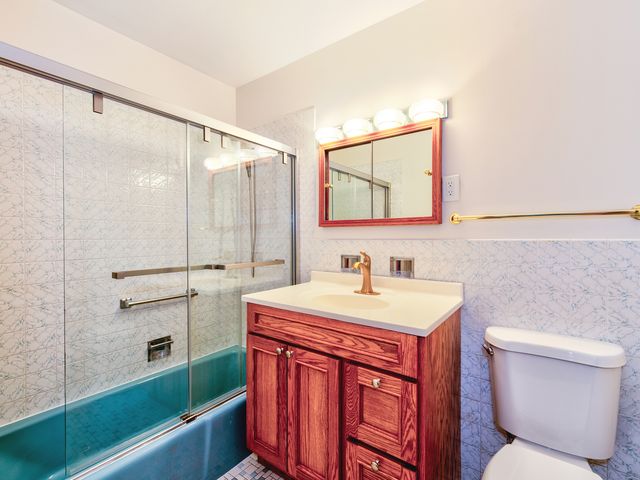 3316 Brookmeade Drive, Rolling Meadows, IL 60008