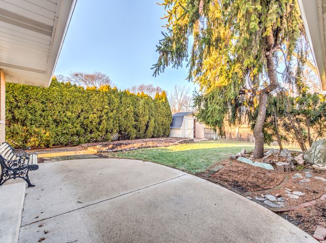 3316 Brookmeade Drive, Rolling Meadows, IL 60008