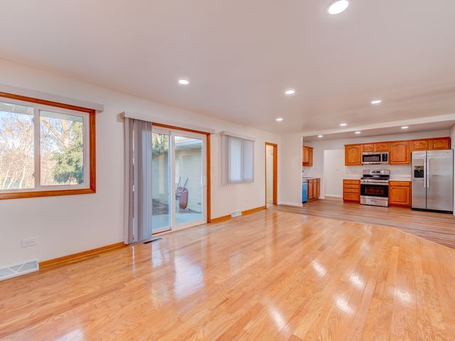 3316 Brookmeade Drive, Rolling Meadows, IL 60008