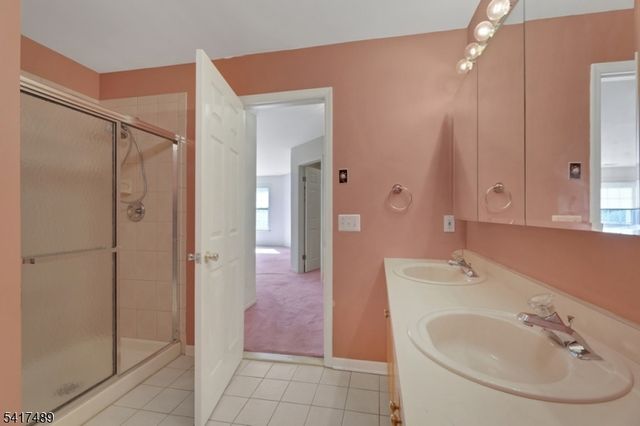 28 Berkeley Sq, Watchung Boro, NJ 07922