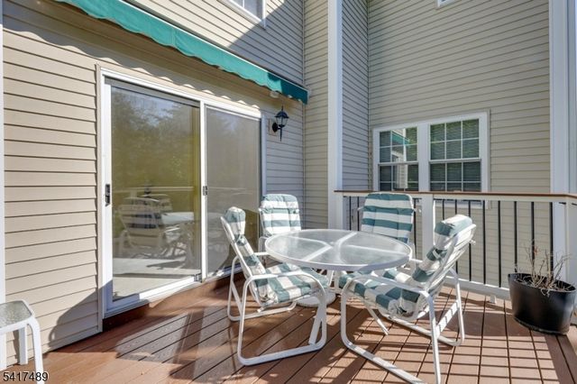 28 Berkeley Sq, Watchung Boro, NJ 07922