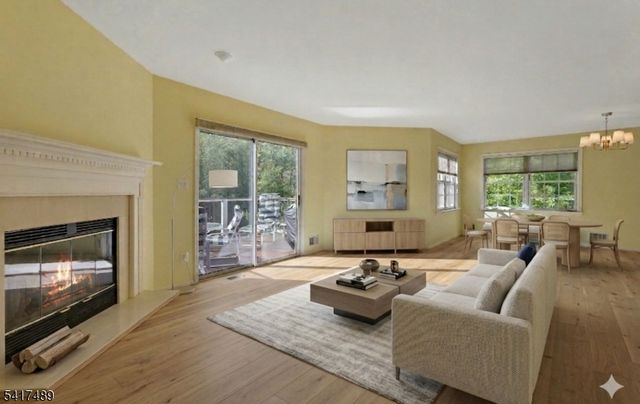 28 Berkeley Sq, Watchung Boro, NJ 07922