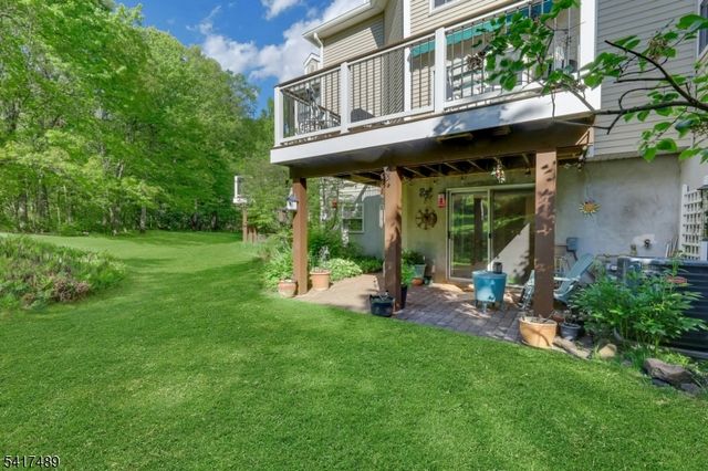 28 Berkeley Sq, Watchung Boro, NJ 07922