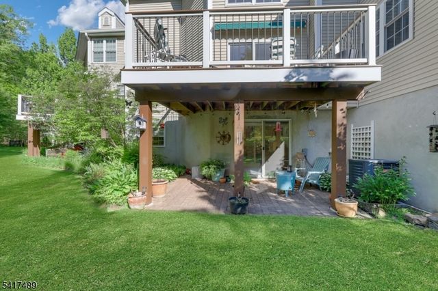 28 Berkeley Sq, Watchung Boro, NJ 07922
