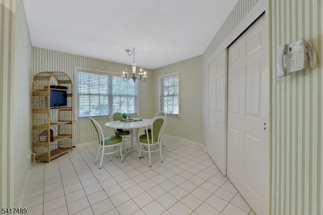 28 Berkeley Sq, Watchung Boro, NJ 07922