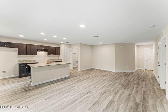 6278 RESTLAWN Drive, Jacksonville, FL 32208