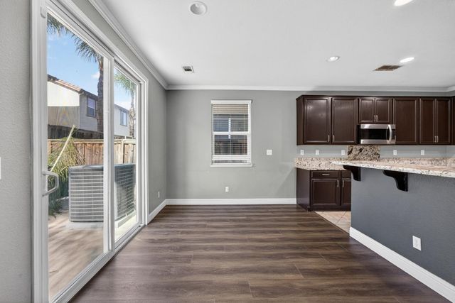 274 Crescent Moon Dr, Lathrop, CA 95330