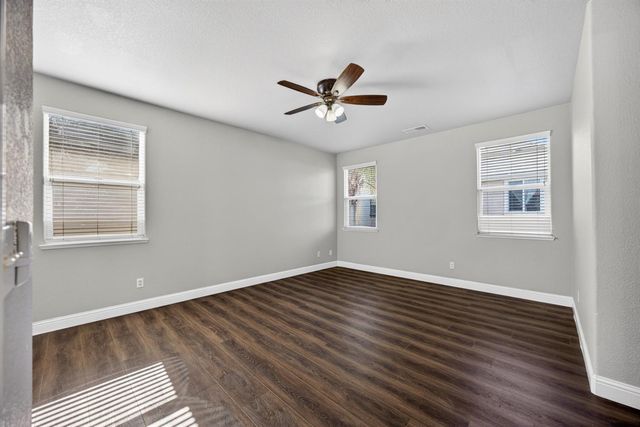 274 Crescent Moon Dr, Lathrop, CA 95330