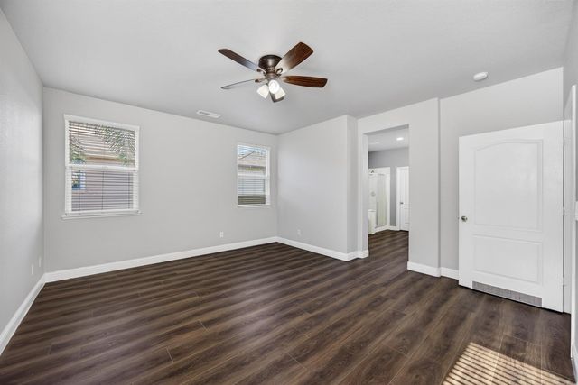 274 Crescent Moon Dr, Lathrop, CA 95330