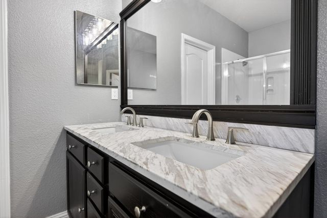 274 Crescent Moon Dr, Lathrop, CA 95330