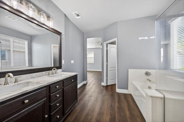 274 Crescent Moon Dr, Lathrop, CA 95330