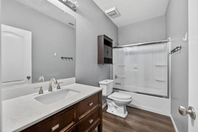 274 Crescent Moon Dr, Lathrop, CA 95330