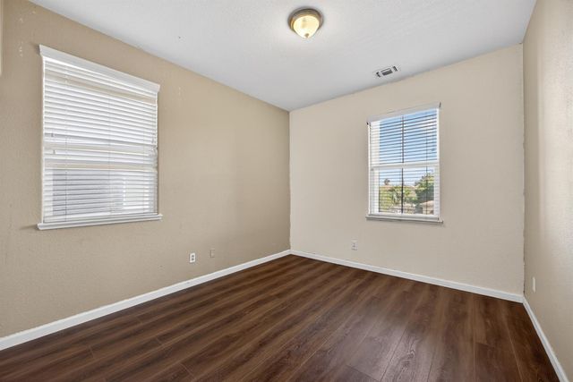 274 Crescent Moon Dr, Lathrop, CA 95330