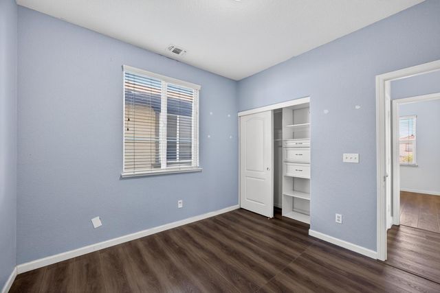 274 Crescent Moon Dr, Lathrop, CA 95330