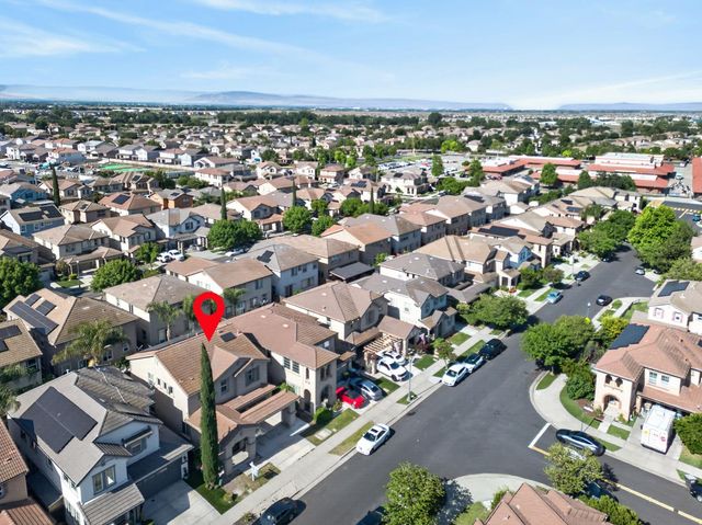 274 Crescent Moon Dr, Lathrop, CA 95330