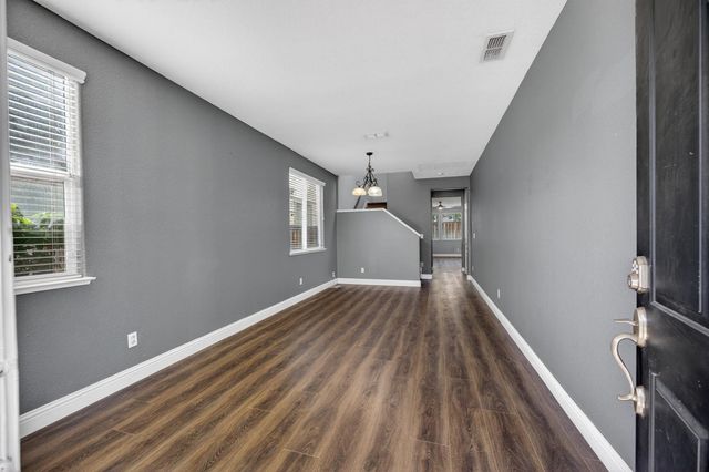 274 Crescent Moon Dr, Lathrop, CA 95330