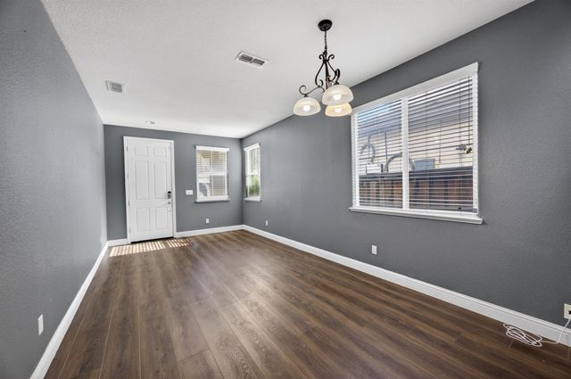 274 Crescent Moon Dr, Lathrop, CA 95330
