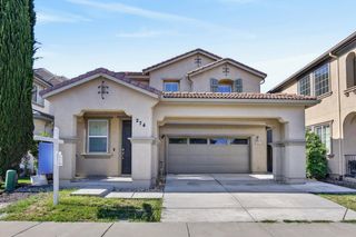 274 Crescent Moon Dr, Lathrop, CA 95330