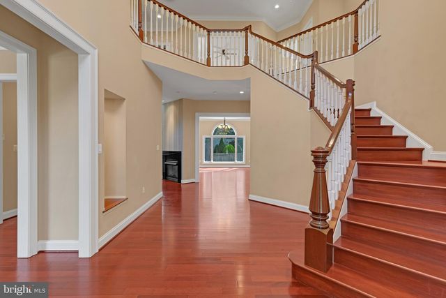 7607 NEWMARKET DR, Bethesda, MD 20817