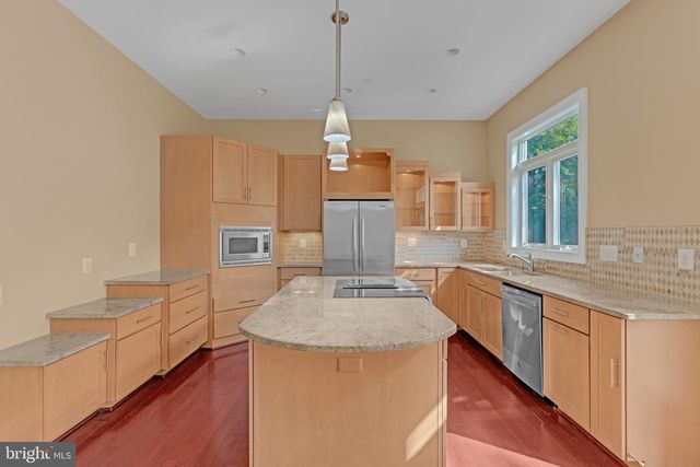 7607 NEWMARKET DR, Bethesda, MD 20817