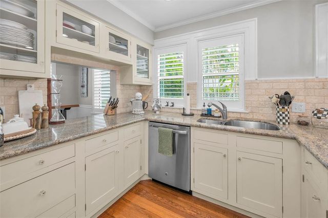301 CITRUS AVENUE, Dunedin, FL 34698